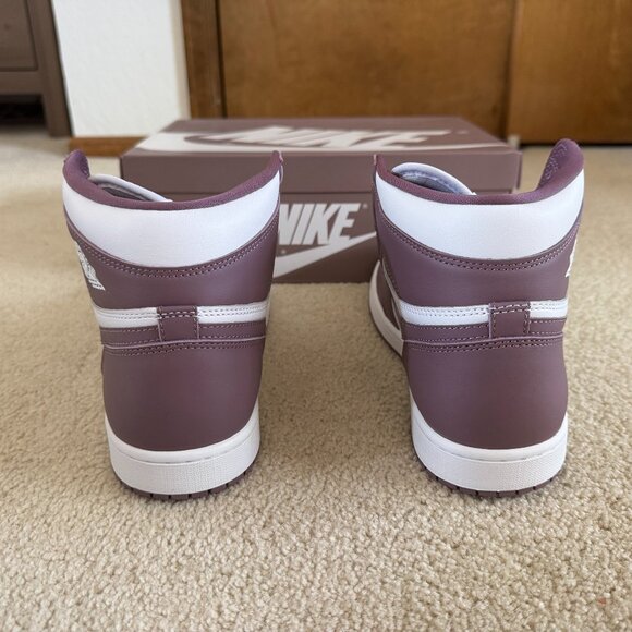 Air Jordan 1 Retro High OG DZ5485 - Picture 5 of 8